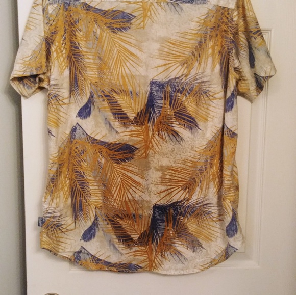 Men's Large Huntington Beach Club Shirt - Picture 2 of 3